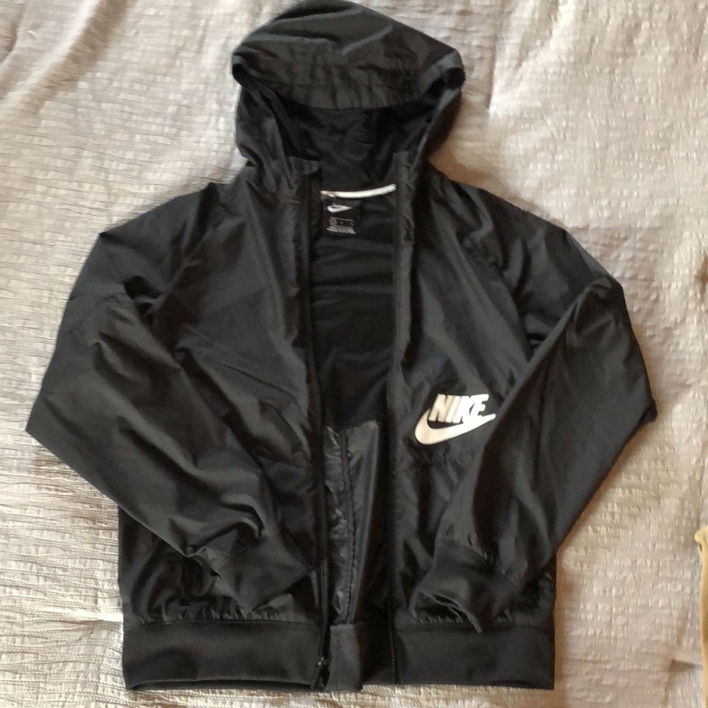 New! Nike windbreaker w/o tags